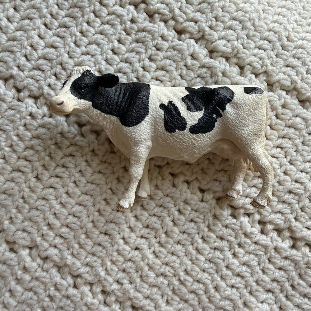 Schleich 2015 Holstein Dairy Cow Black & White 5" Farm Animal Figure 13797